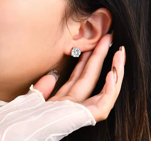 Judy - Solitaire Stud Earrings